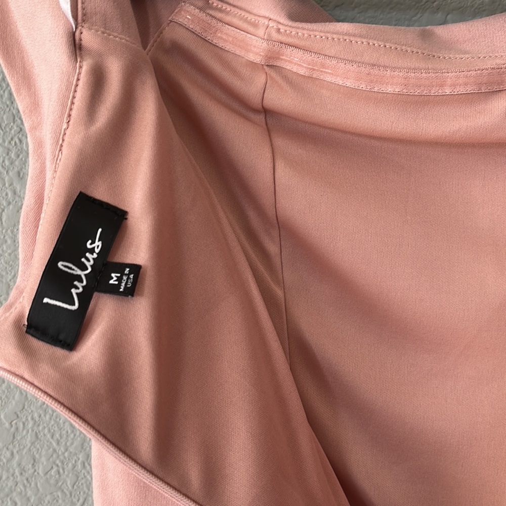 Beautiful Lulu’s dress, women’s M, low cowl collar, peach-pink, fully li… - Picture 4 of 9